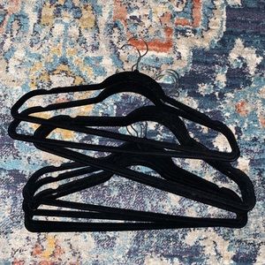 20 black velvet hangers